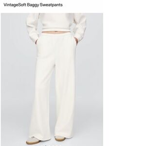 Gap Women’s VintageSoft Baggy Sweatpants - w/pockets - White - Size XS